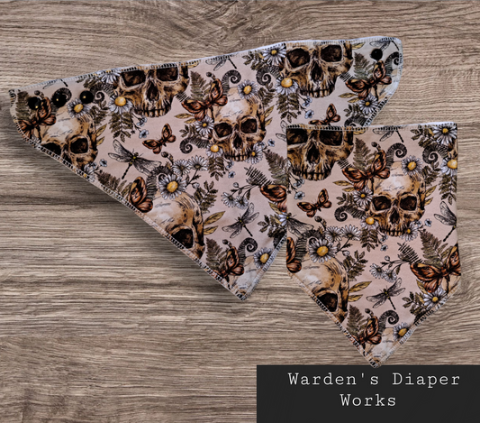 Bandana bib- Skulls